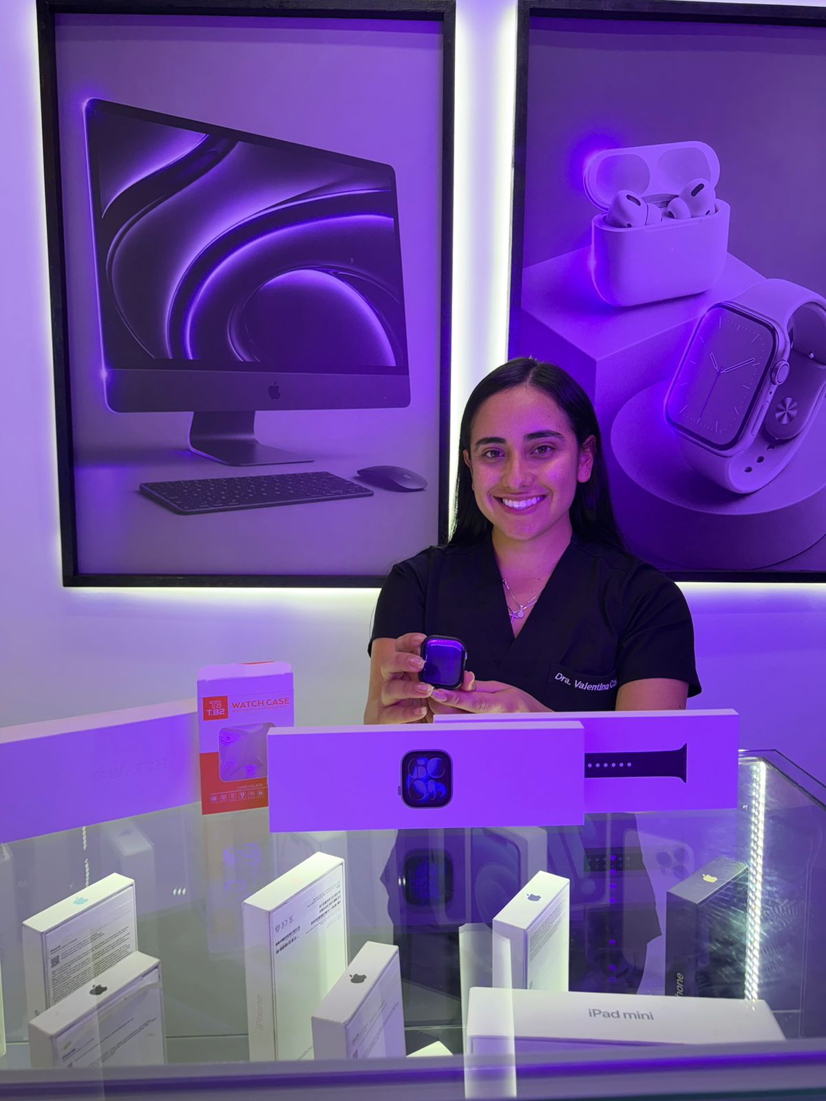 Cliente con Apple Watch comprado en Apple Moon